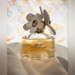 Marc Jacobs Daisy perfume for women 50 ML